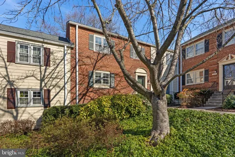 $874,900 | 4843 Willett Parkway, Unit 83, Chevy Chase, MD 20815