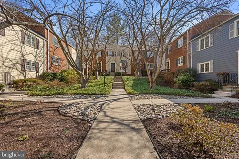 $874,900 | 4843 Willett Parkway, Unit 83, Chevy Chase, MD 20815