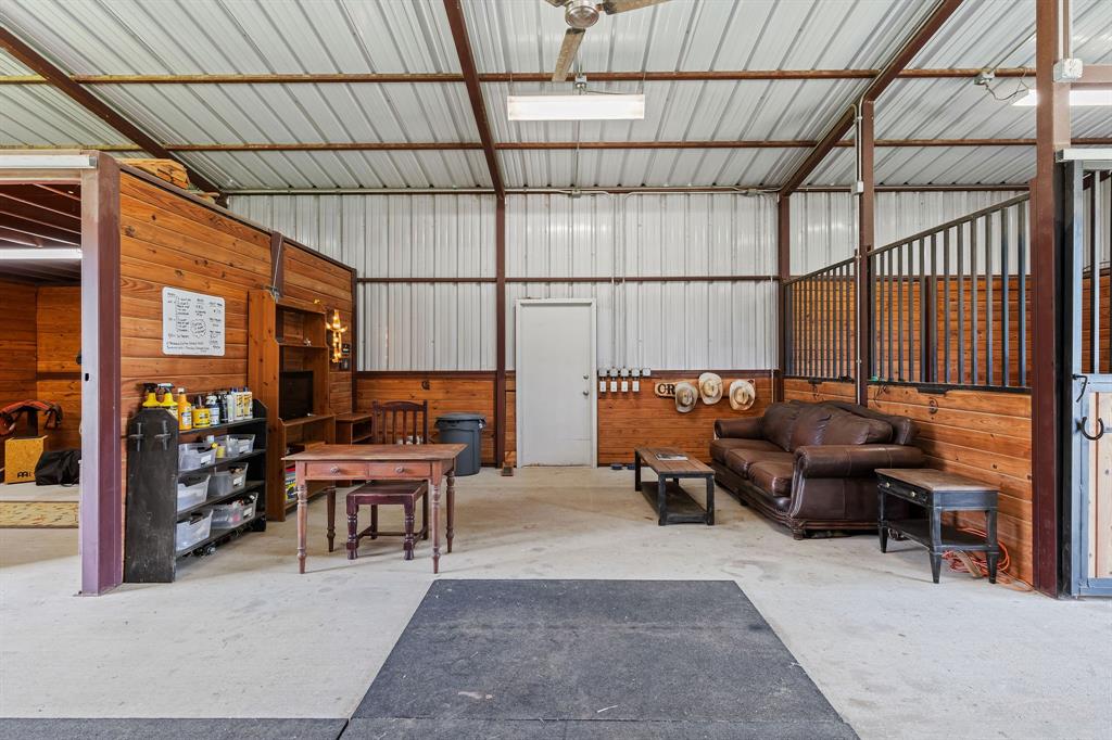 2403 County Road 2224 Decatur, TX 76234 - Photo 11 of 40