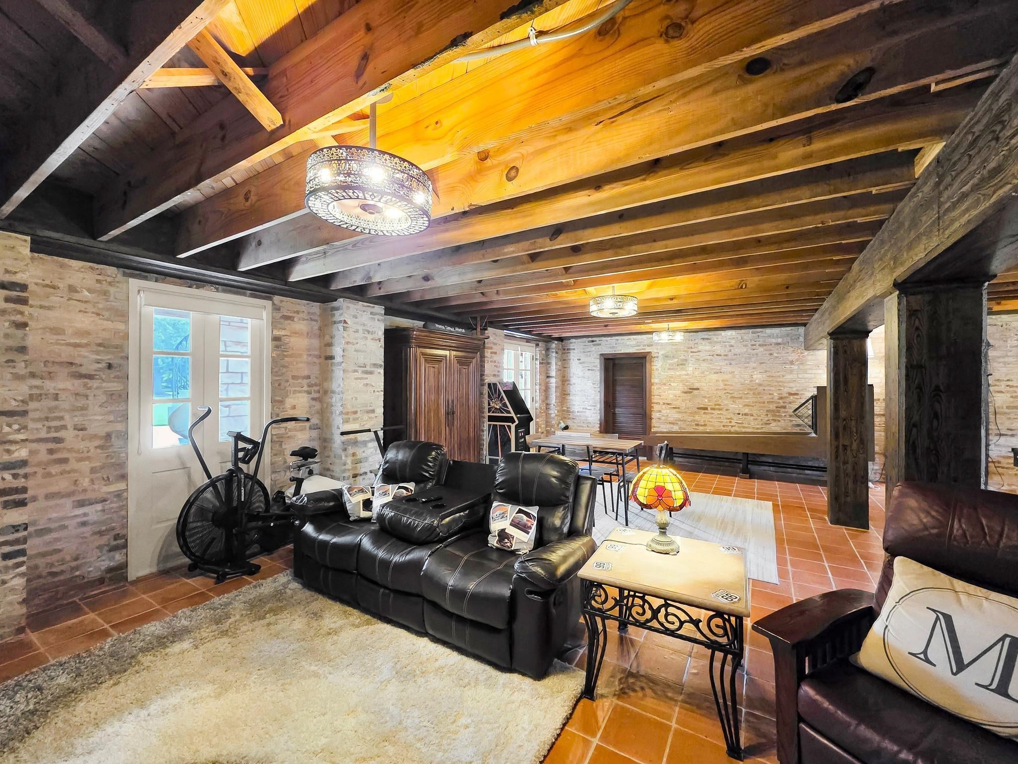 1725 Thomas Road Beaumont, TX 77706 - Photo 32 of 49 Gallery Image 32