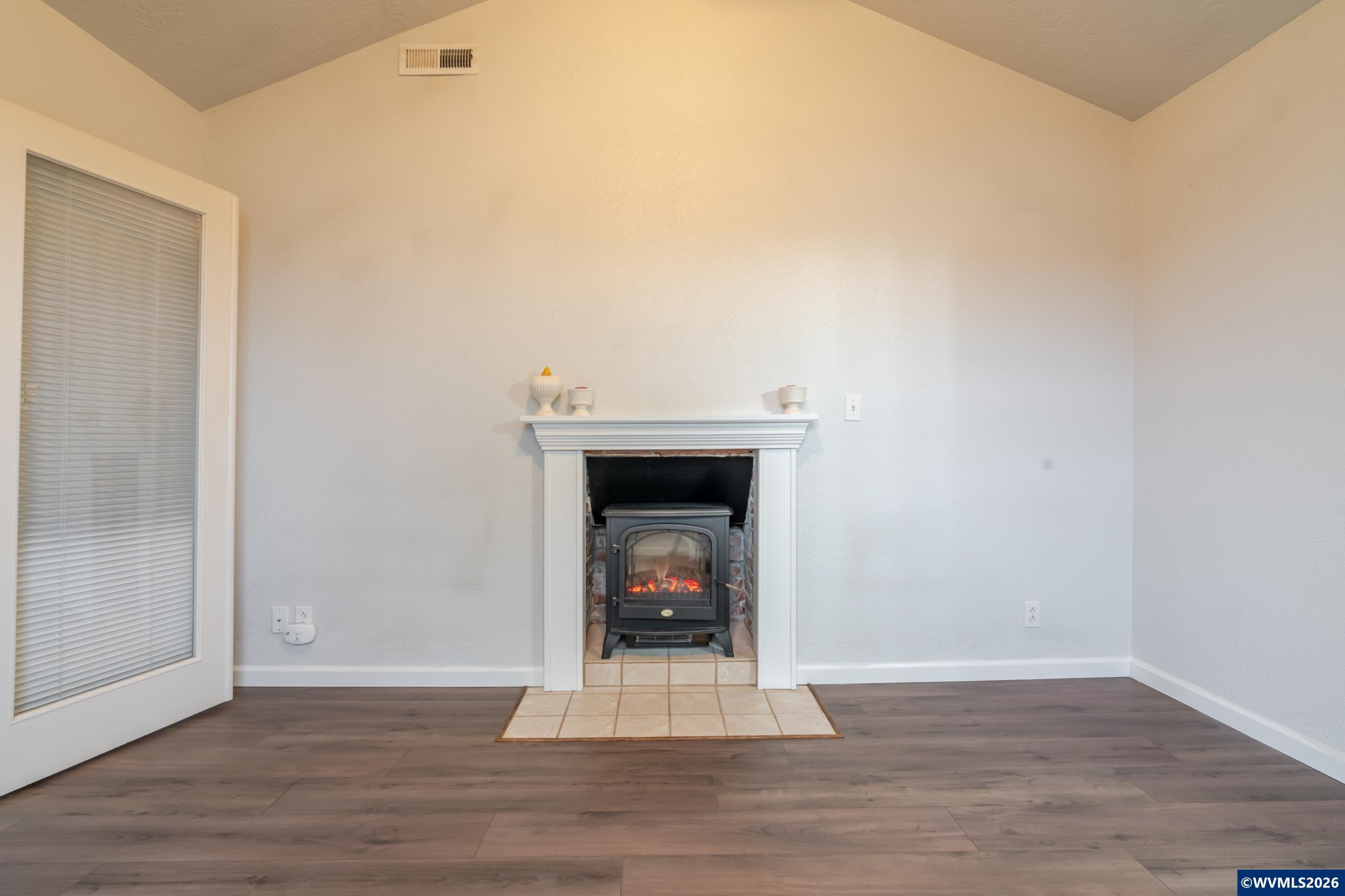 1229 Southwest Washington Street Albany, OR 97321 - Photo 3 of 28