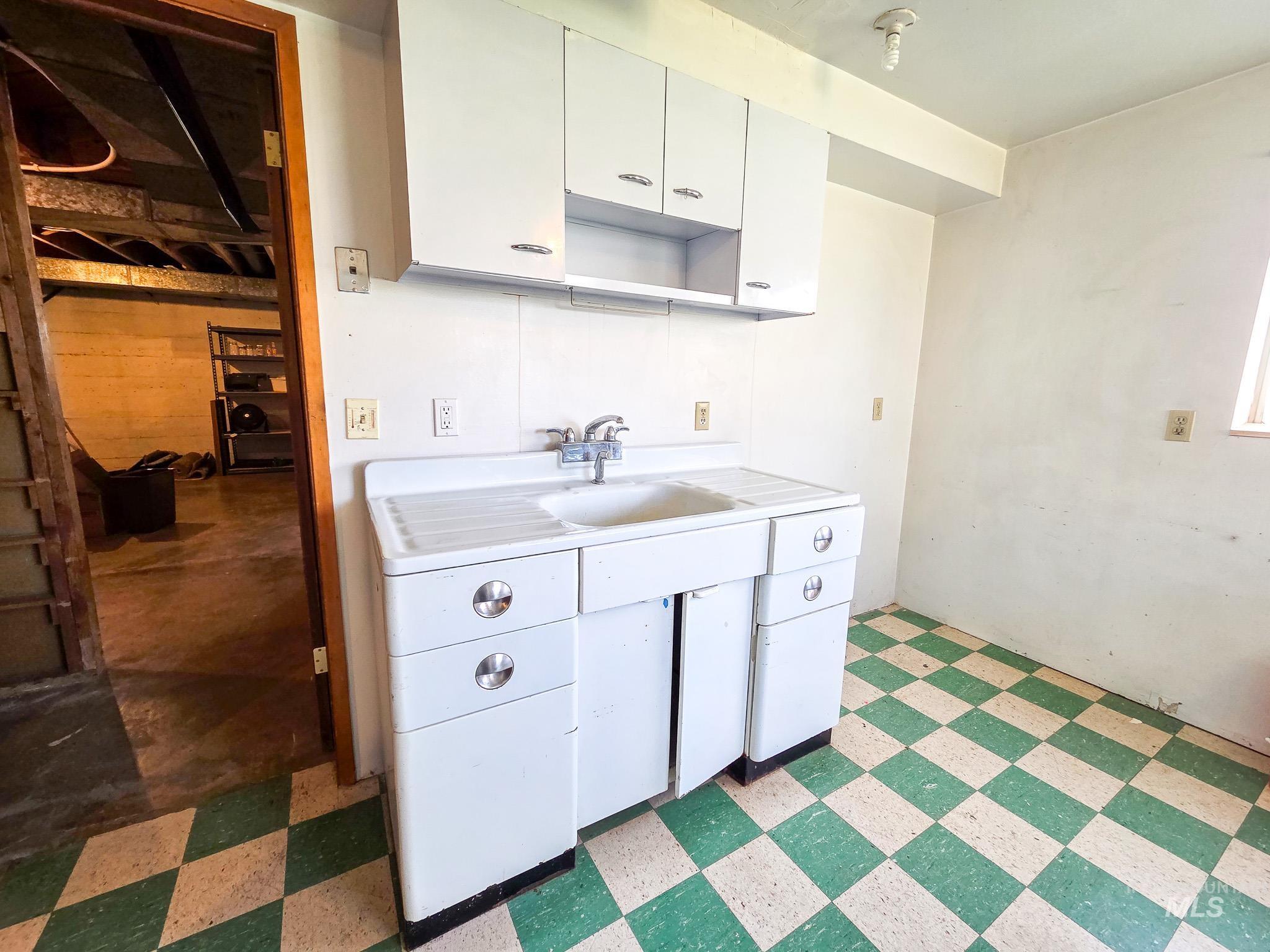 1043 Arlington Street Pomeroy, WA 99347 - Photo 15 of 32