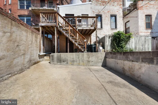 $2,490 | 1828 California Street Northwest, Unit B, Washington, DC 20009