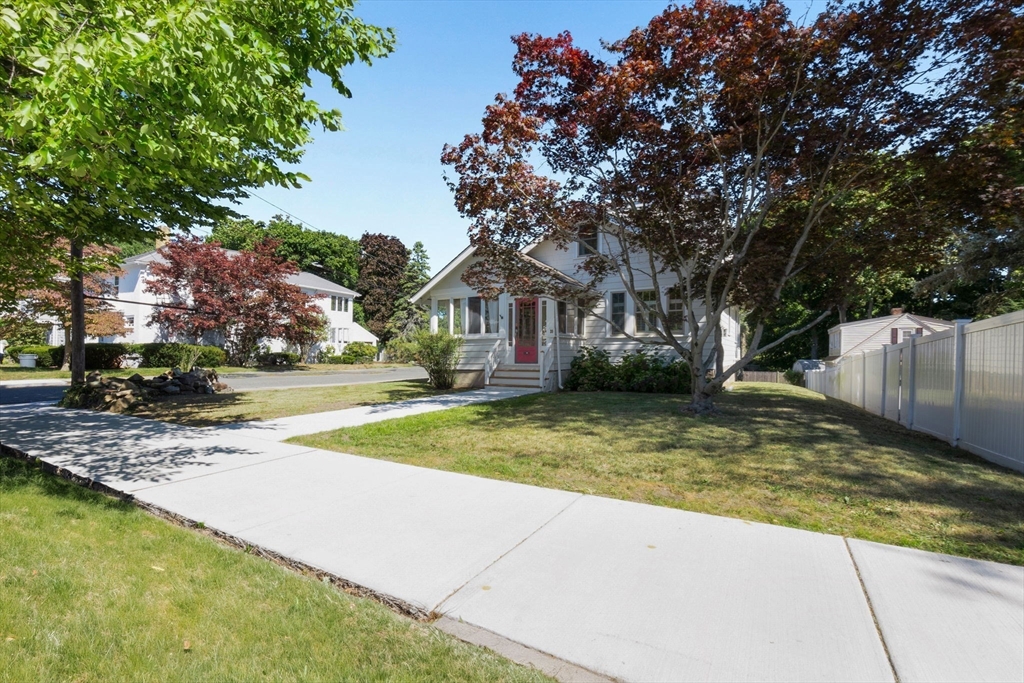 39 Sohier Road Beverly, MA 01915 - Photo 2 of 35 Gallery Image 2