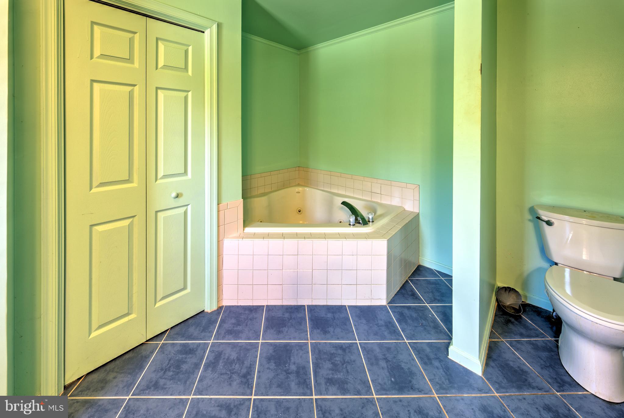 6116 South Point Road Berlin, MD 21811 - Photo 22 of 47 Bathroom attached to bedroom
