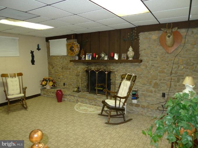 5030 Teen Barnes Road Frederick, MD 21703 - Photo 8 of 29 Family Room