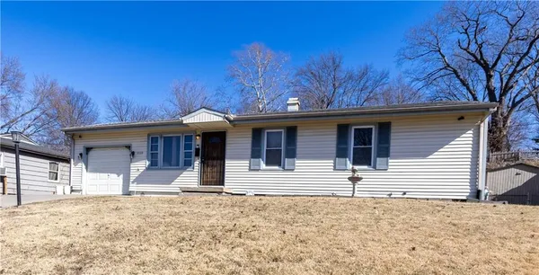$220,000 | 3339 South Vermont Avenue, Independence, MO 64052