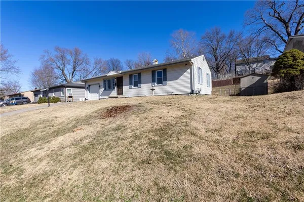 $195,000 | 3339 South Vermont Avenue, Independence, MO 64052