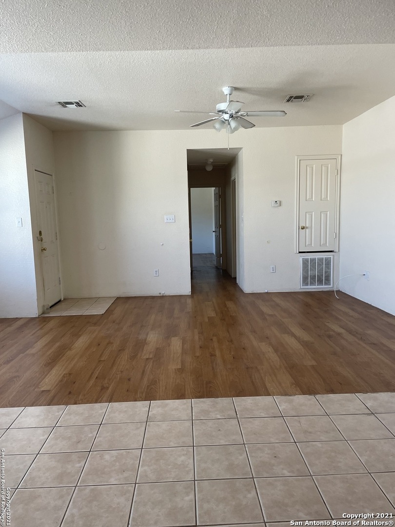 11235 Terra Loop Road San Antonio, TX 78233 - Photo 2 of 8
