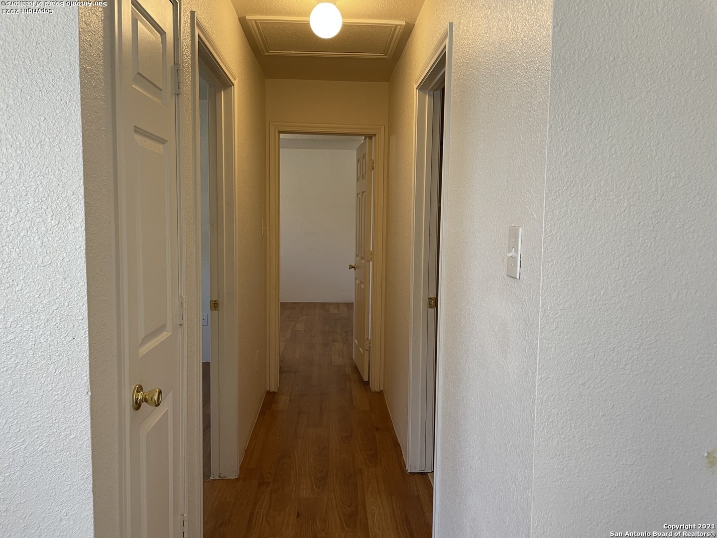11235 Terra Loop Road San Antonio, TX 78233 - Photo 3 of 8