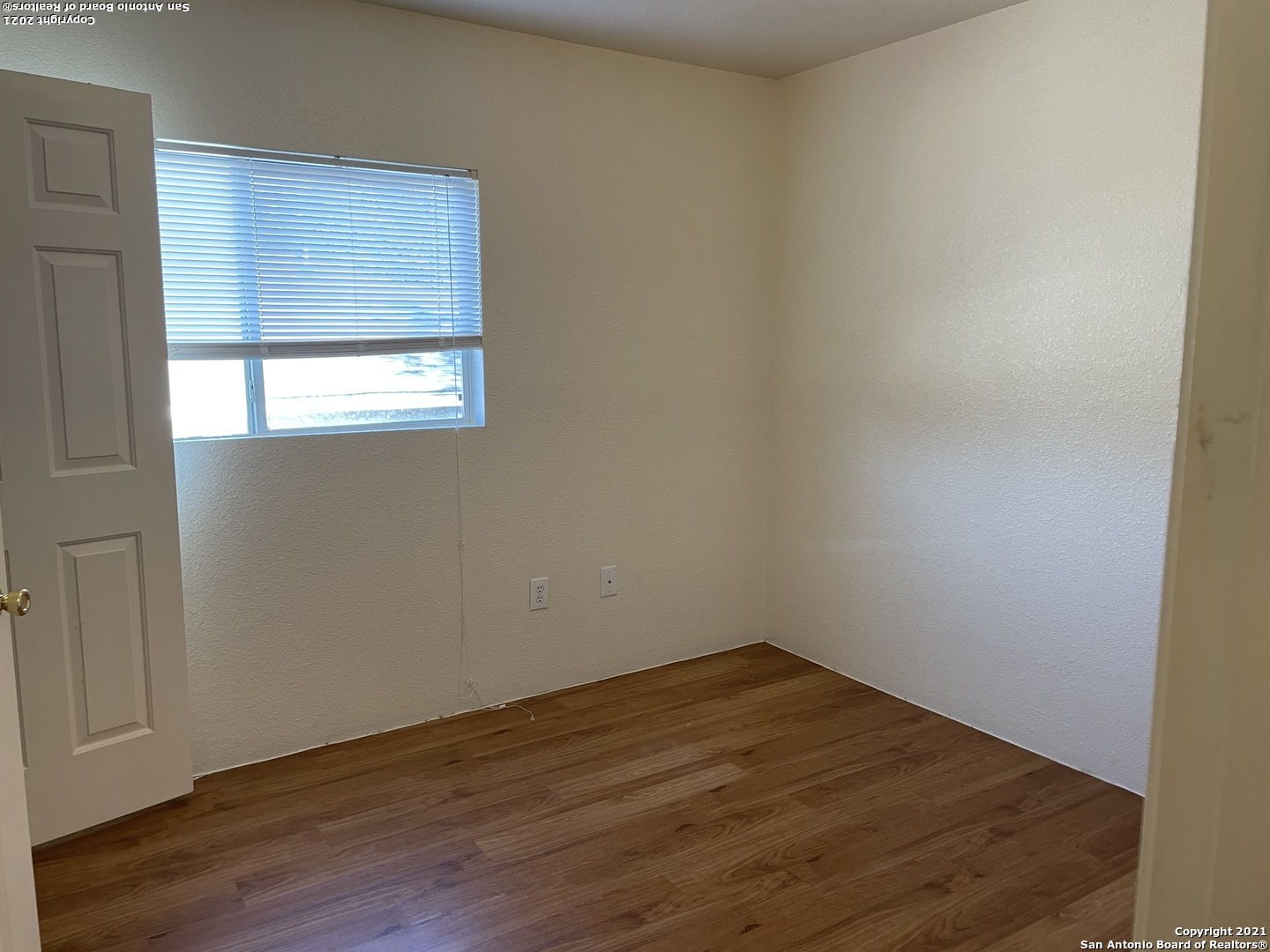 11235 Terra Loop Road San Antonio, TX 78233 - Photo 4 of 8