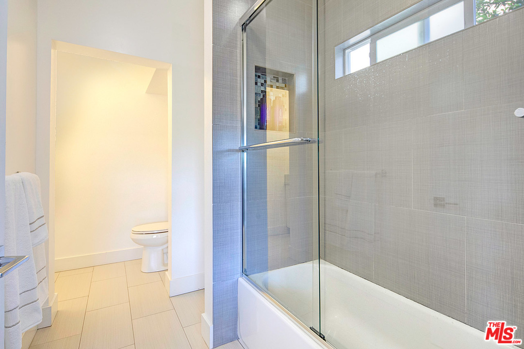 7916 West 83rd Street Playa del Rey, CA 90293 - Photo 13 of 26 Gallery Image 13