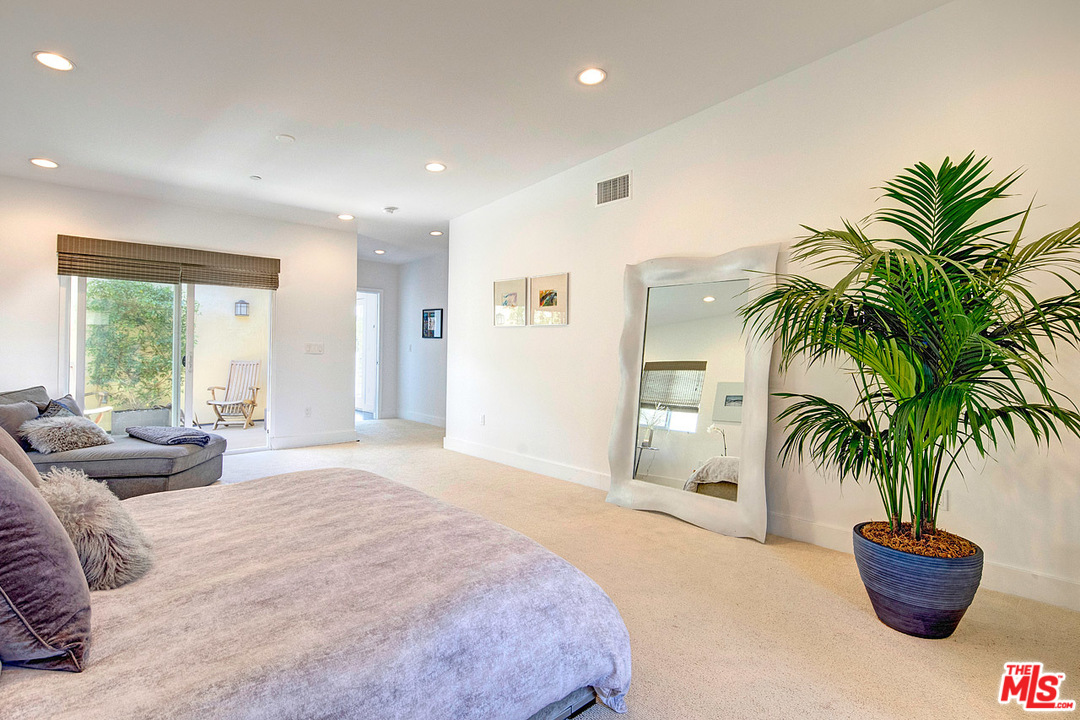 7916 West 83rd Street Playa del Rey, CA 90293 - Photo 18 of 26 Gallery Image 18