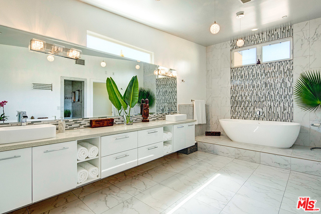 7916 West 83rd Street Playa del Rey, CA 90293 - Photo 20 of 26 Gallery Image 20