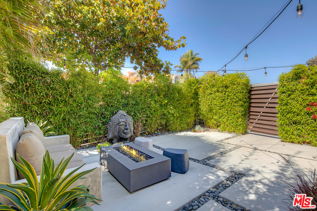7916 West 83rd Street Playa del Rey, CA 90293 - Photo 23 of 26 Gallery Image 23