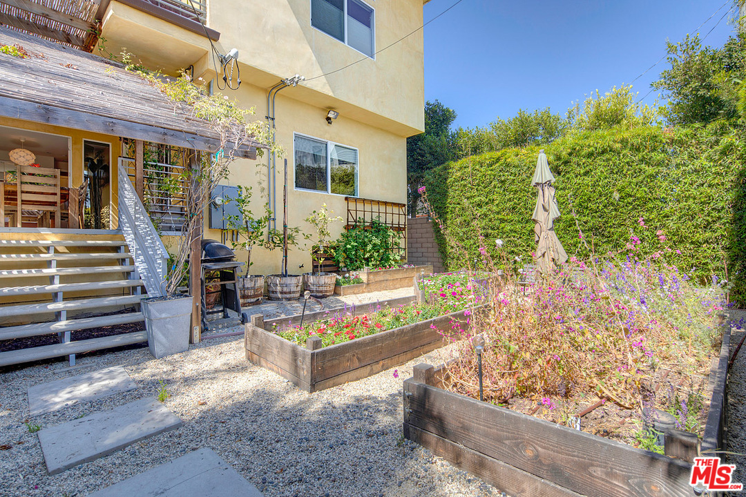 7916 West 83rd Street Playa del Rey, CA 90293 - Photo 25 of 26 Gallery Image 25