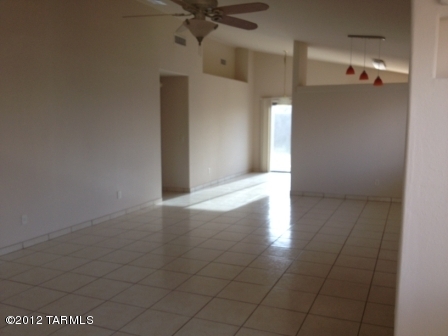 6096 South Nantac Rim Drive Tucson, AZ 85706 - Photo 2 of 5 a view of a bathroom