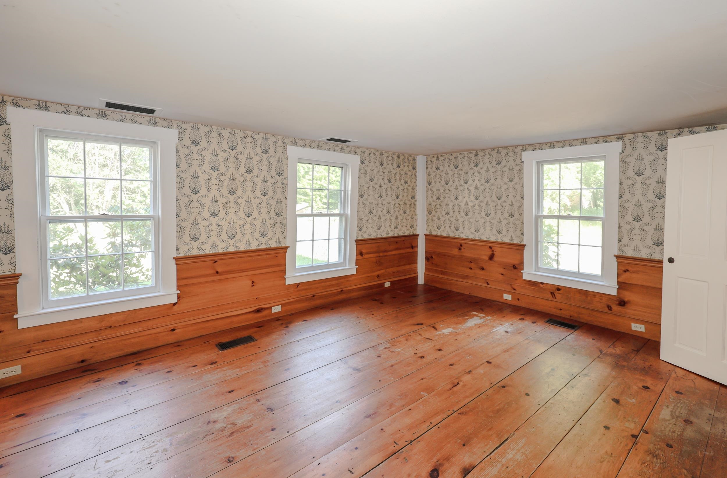 107 Greenfield Road New Boston, NH 03070 - Photo 10 of 59