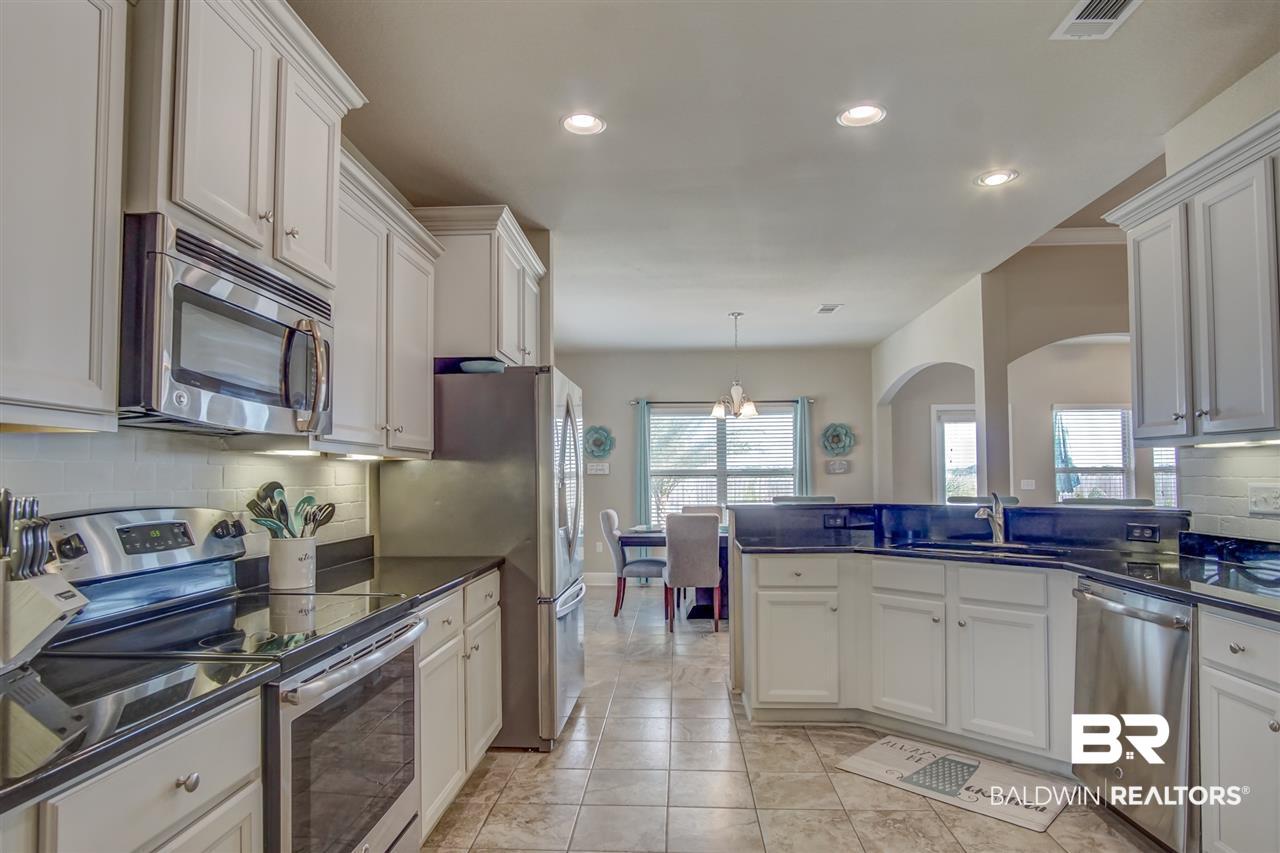 7111 Rocky Rd Loop Gulf Shores, AL 36542 - Photo 9 of 40 Kitchen