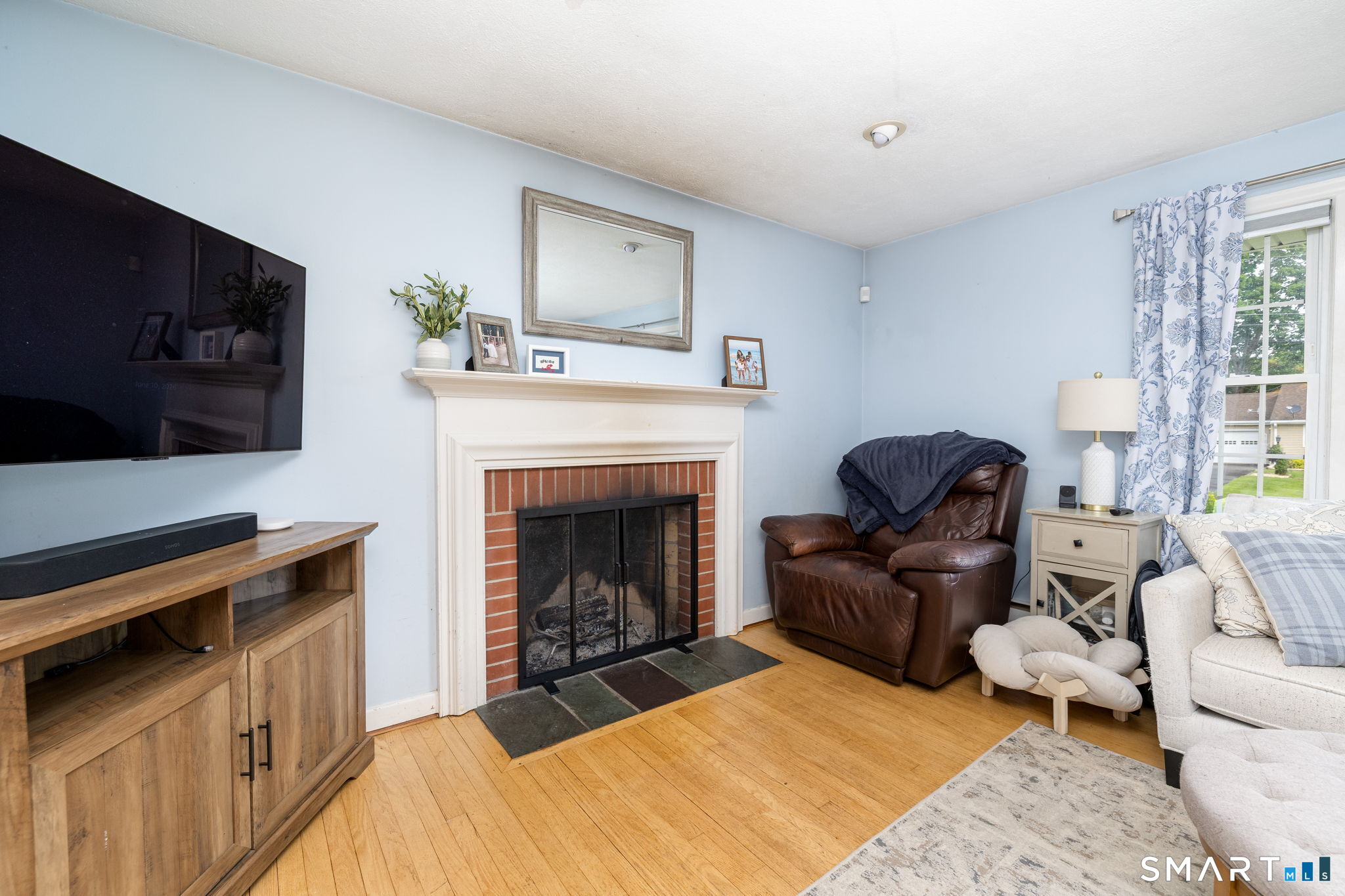 249 Dale Road Wethersfield, CT 06109 - Photo 7 of 36