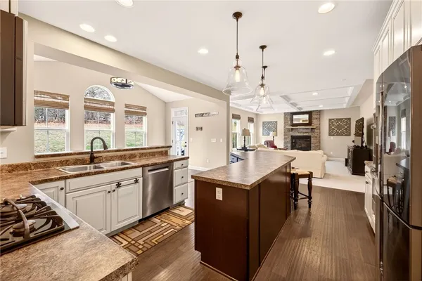 $689,777 | 1041 Warters Cove, Victor, NY 14564