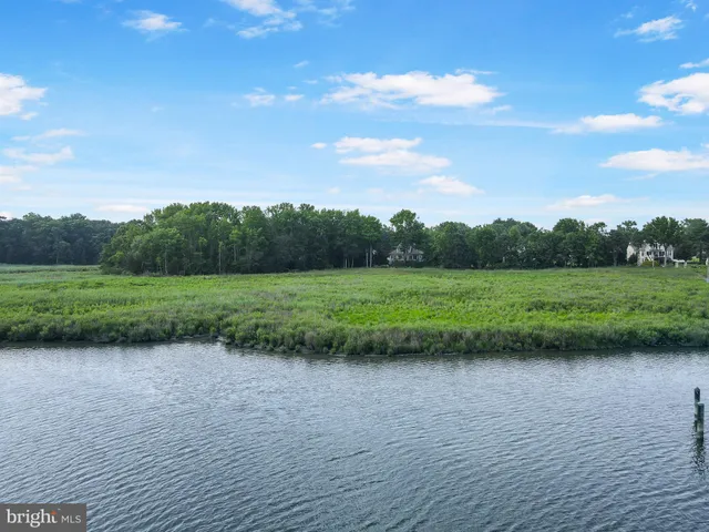 a view of a tennis court