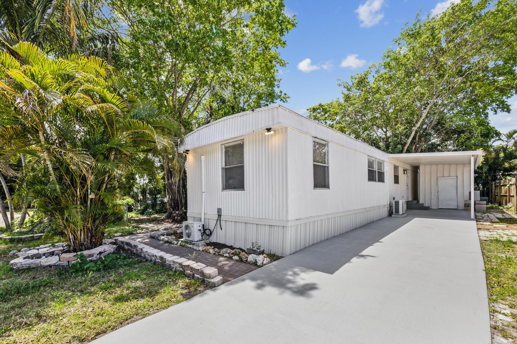 23045 Atlantic Circle Boca Raton, FL 33428 - Photo 4 of 20 5S6A2972