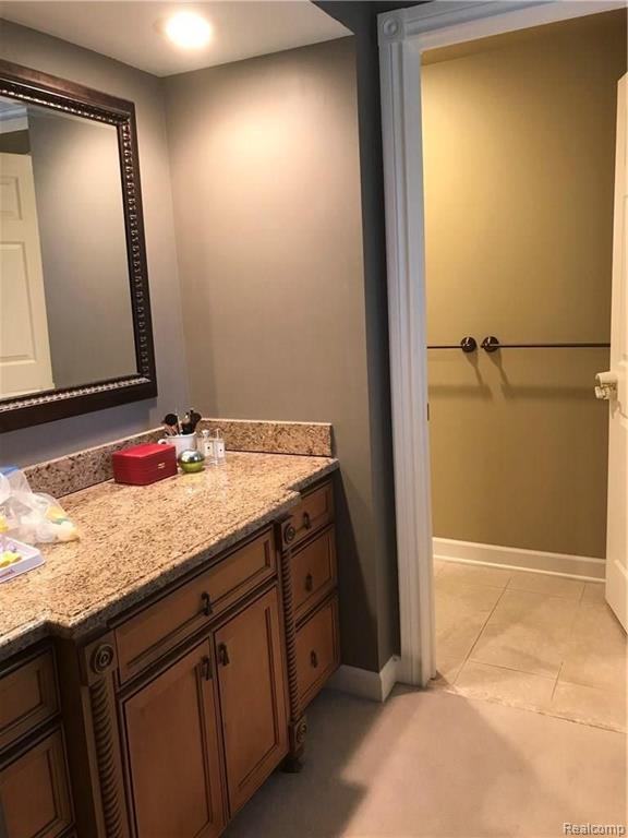 875 Hampton Circle Rochester Hills, MI 48307 - Photo 34 of 47