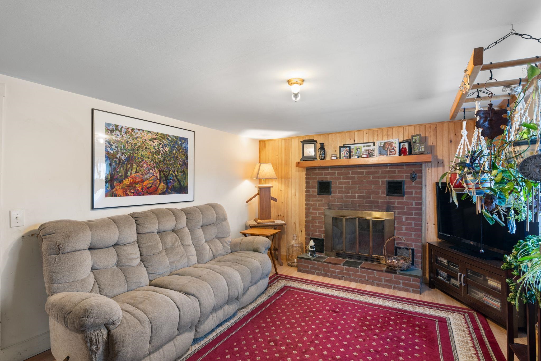 414 Old Guilford Road Brattleboro, VT 05301 - Photo 7 of 24 Gallery Image 7
