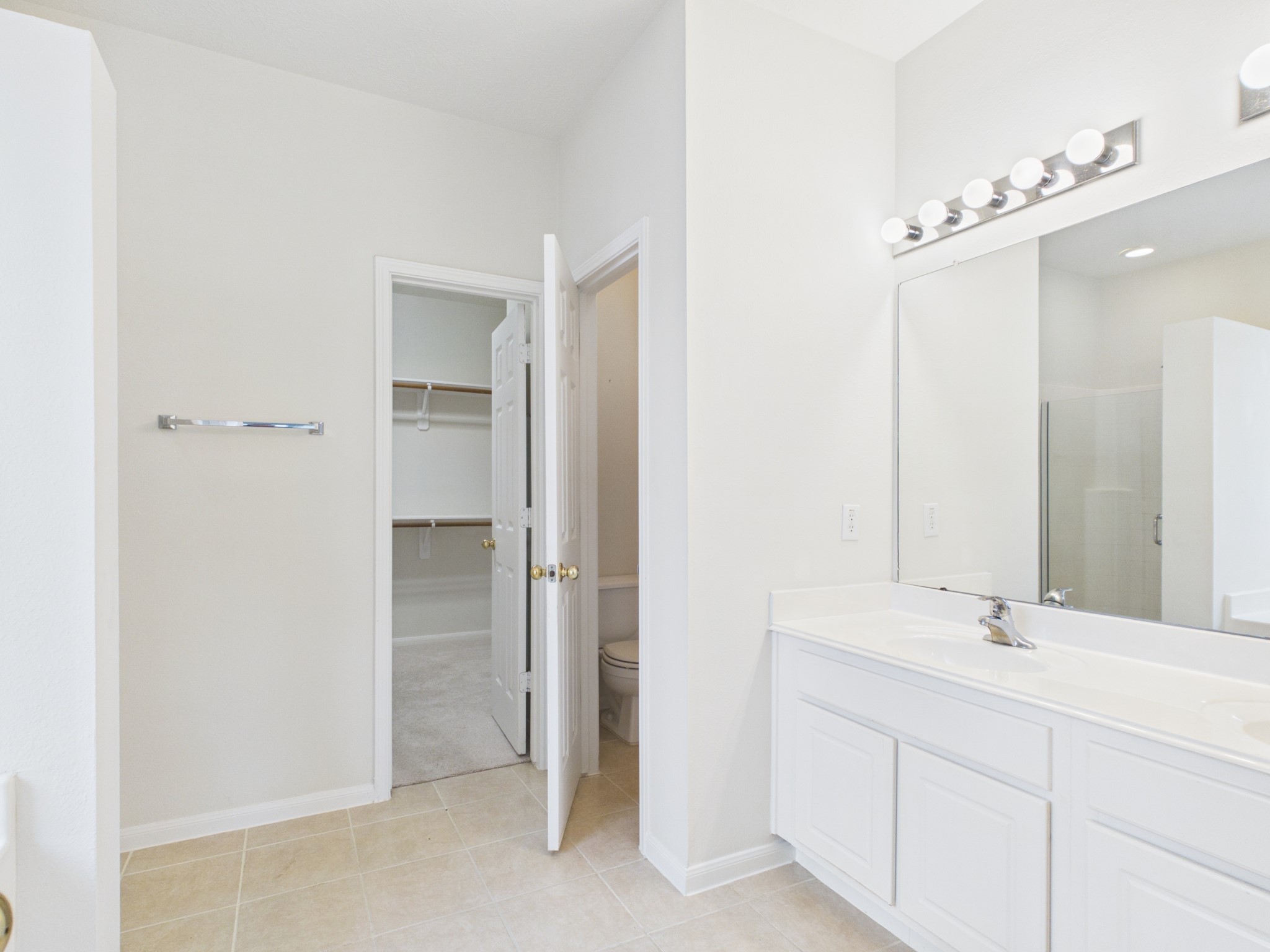 4702 Rolling View Court Houston, TX 77345 - Photo 14 of 27