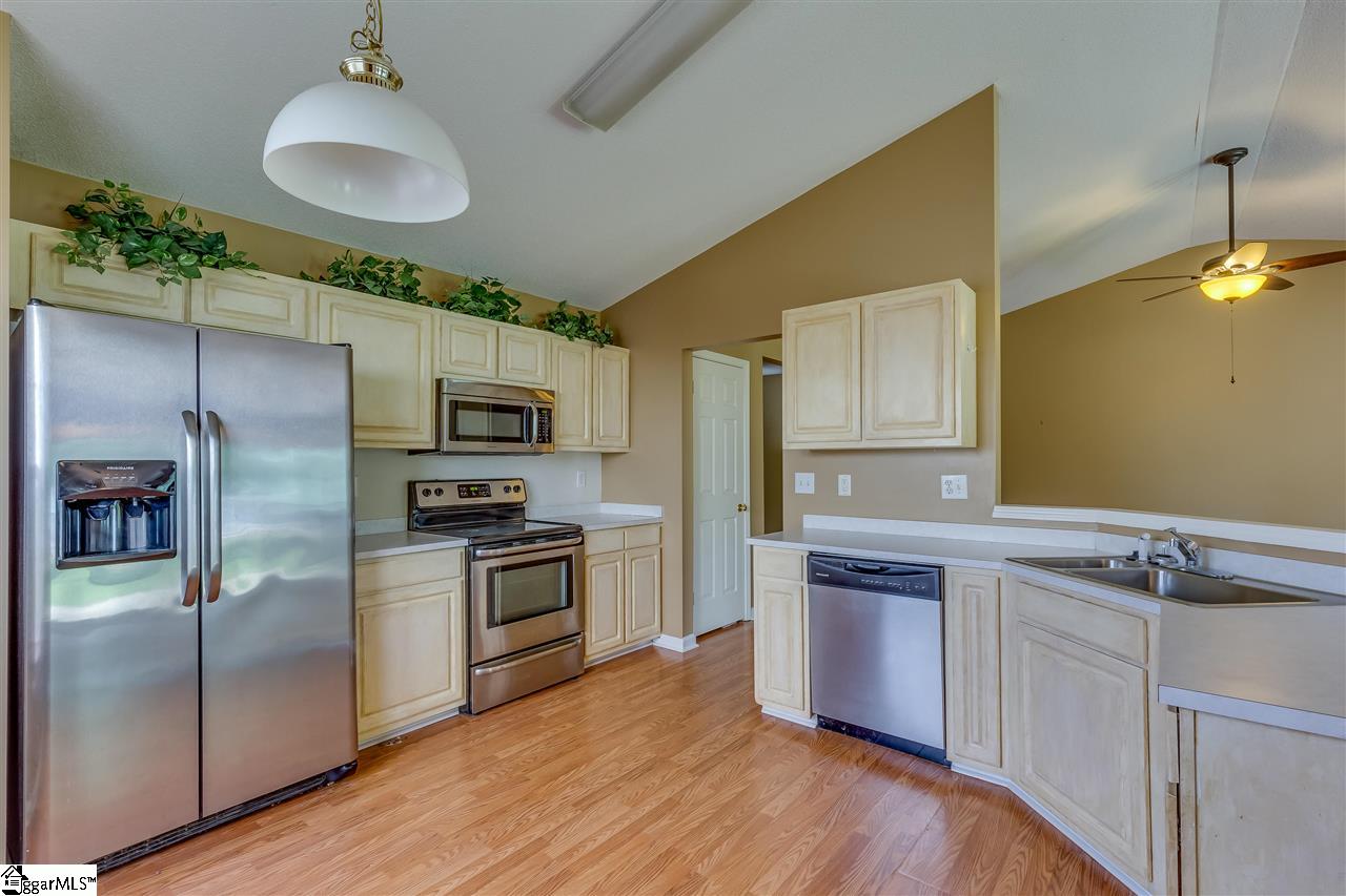 418 Woolridge Way Greer, SC 29650 - Photo 3 of 34 Gallery Image 3