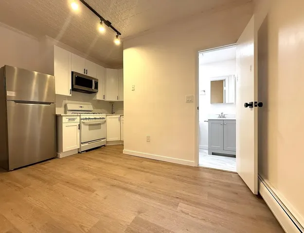 $1,925 | 1919 Willow Avenue, Unit 5, Weehawken, NJ 07086
