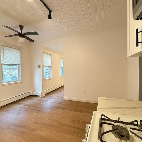 $1,925 | 1919 Willow Avenue, Unit 5, Weehawken, NJ 07086