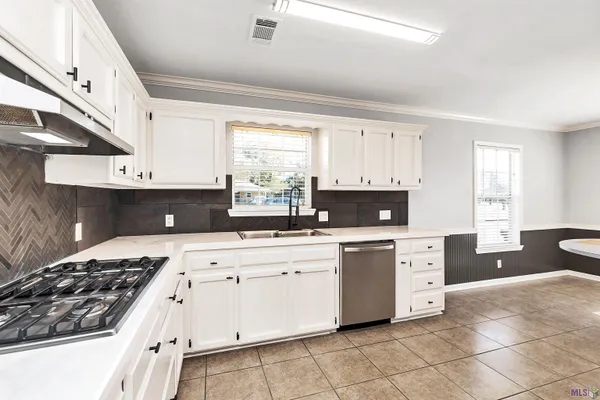 $215,000 | 956 Bohne Road, Port Allen, LA 70767