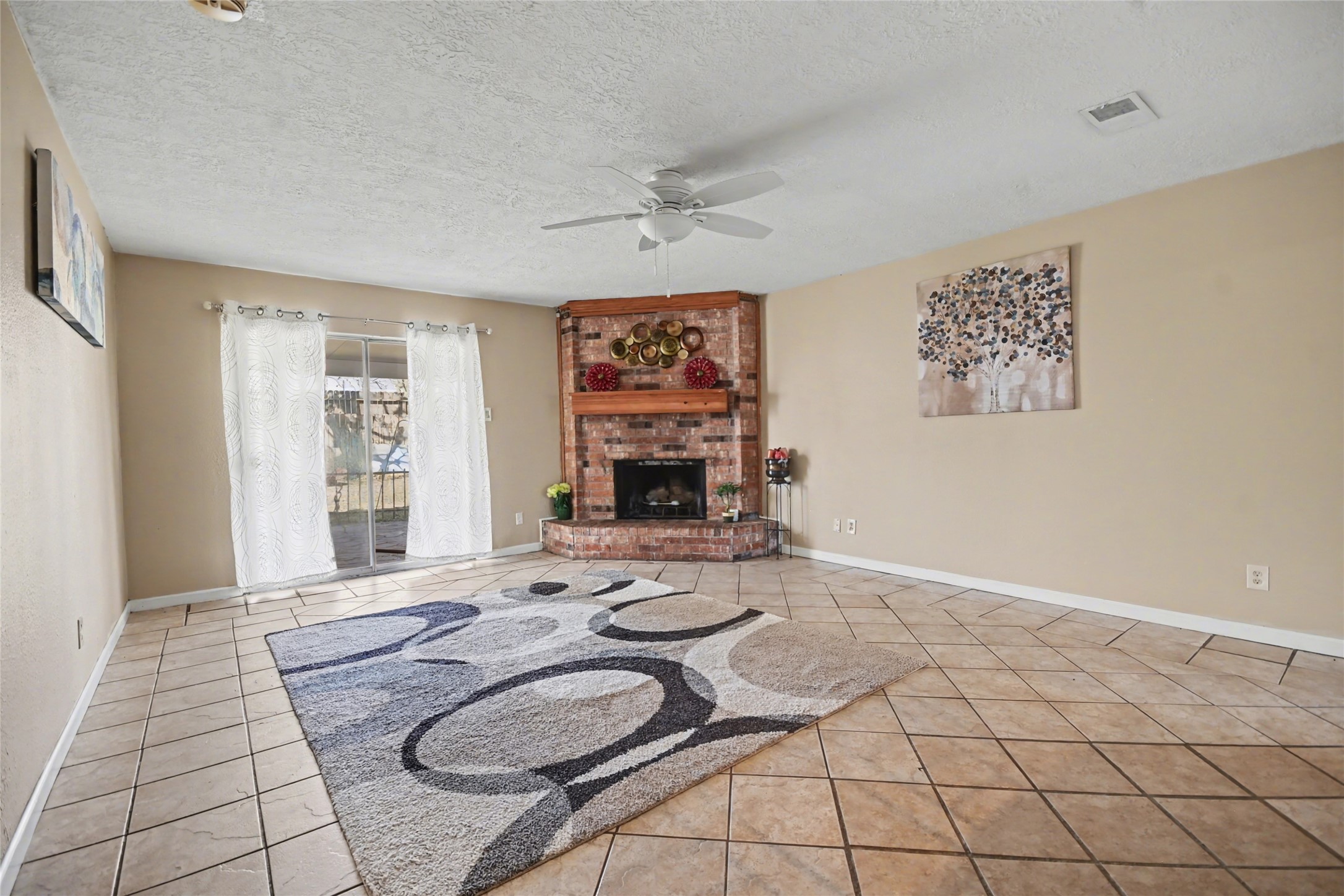 4202 Townes Forest Road Friendswood, TX 77546 - Photo 11 of 17 a living room with furniture