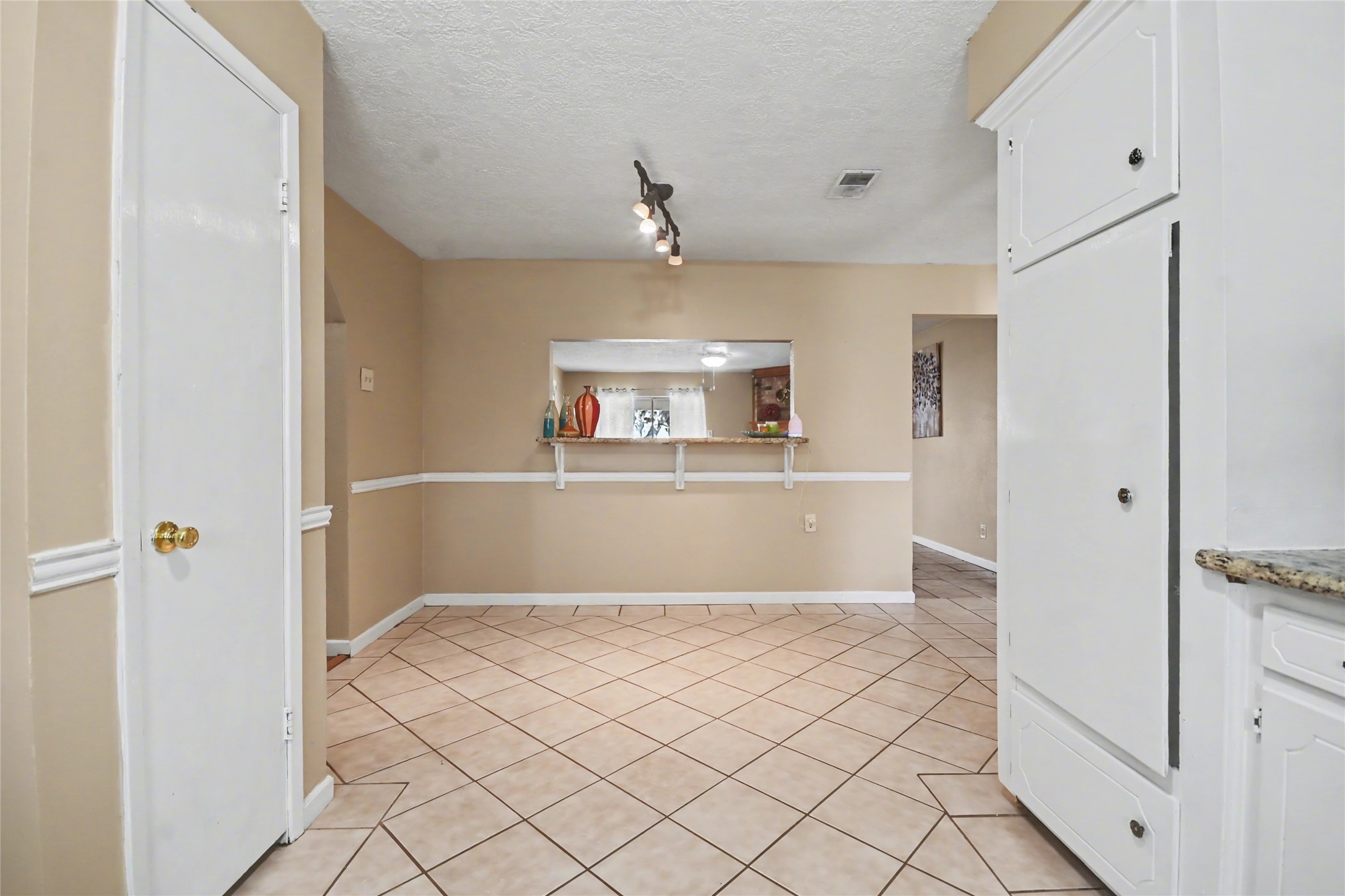 4202 Townes Forest Road Friendswood, TX 77546 - Photo 4 of 17