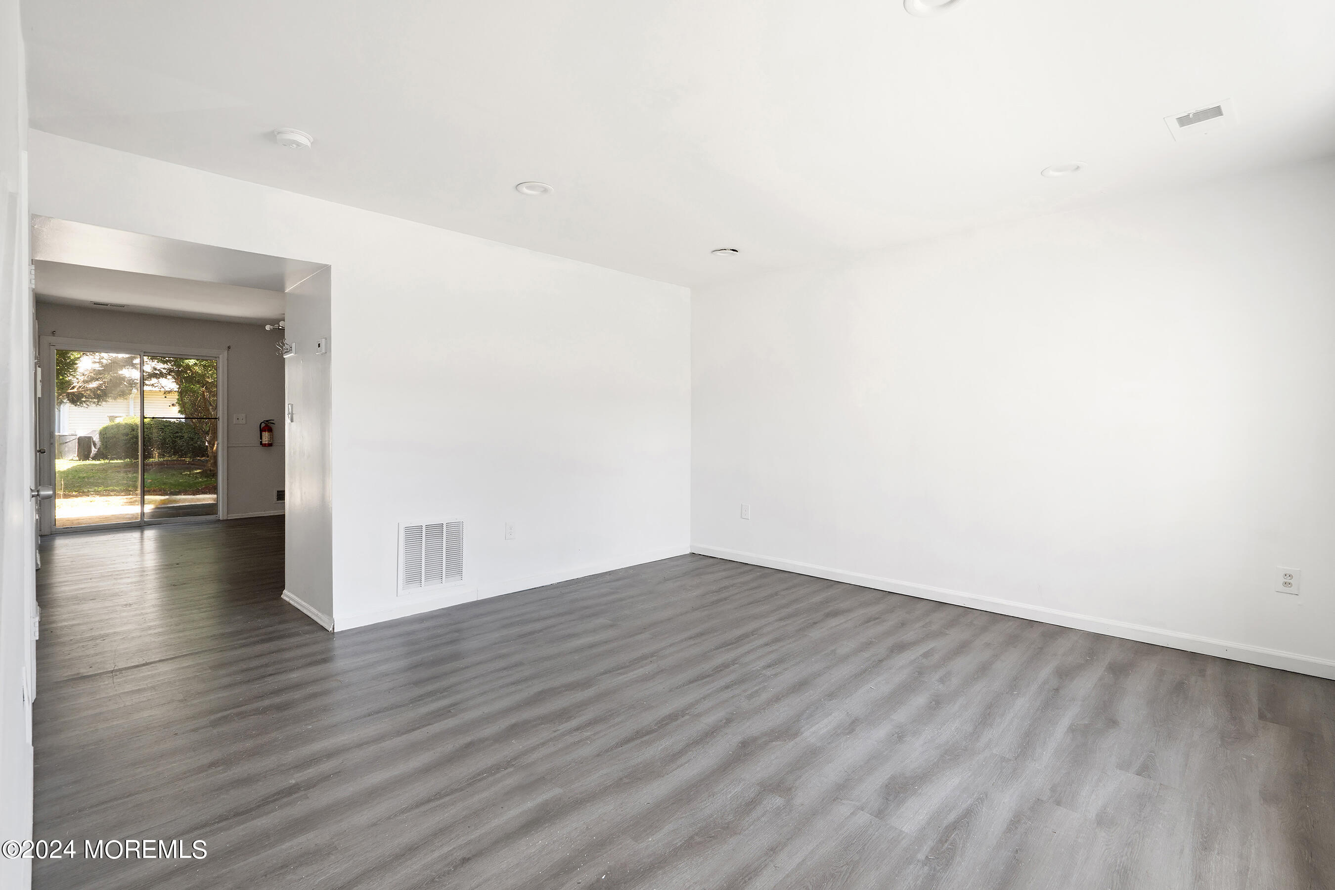 91 Sawmill Road Brick, NJ 08724 - Photo 4 of 17 04-Foyer to Living