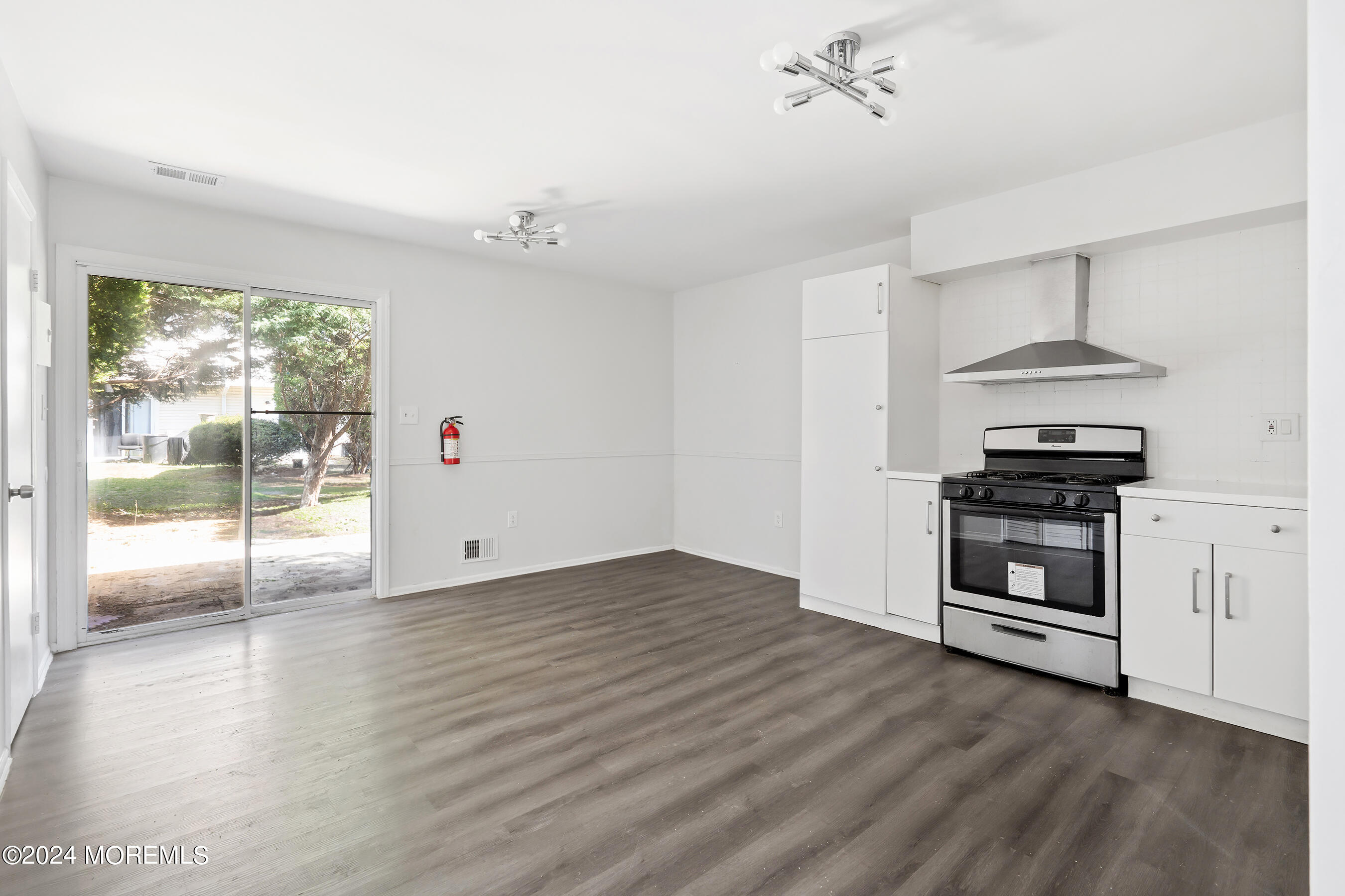 91 Sawmill Road Brick, NJ 08724 - Photo 7 of 17 07-Kitchen 1A