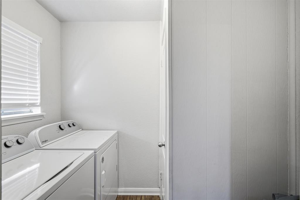 123 Harmon Road Gun Barrel City, TX 75156 - Photo 28 of 36 a bathroom with a sink and a window