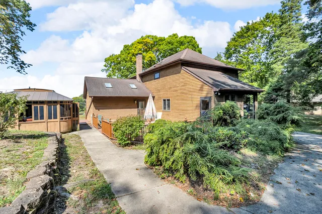 $309,900 | 1903 Kibby Road, Jackson, MI 49203