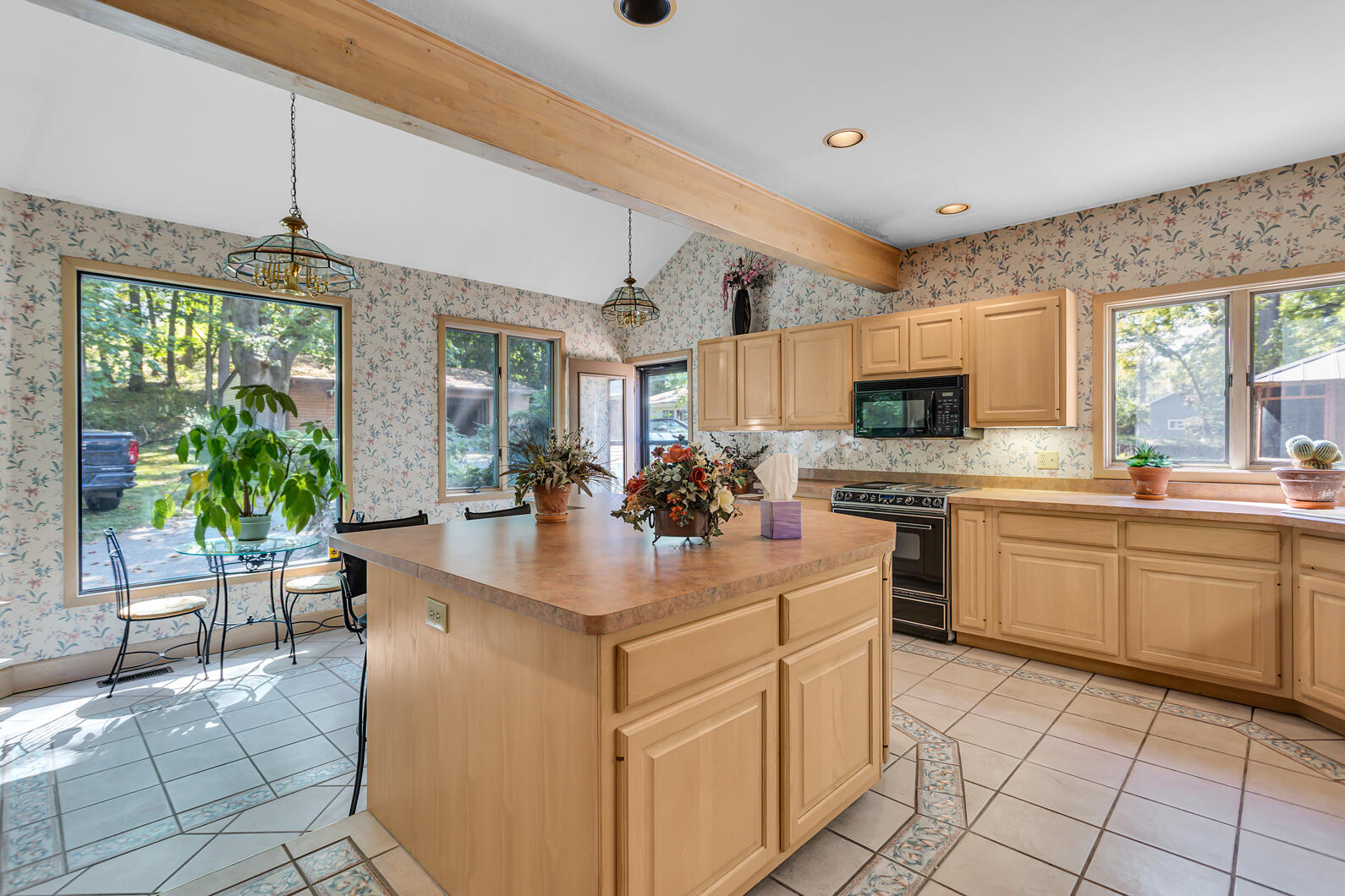 1903 Kibby Road Jackson, MI 49203 - Photo 4 of 55 0N0A0206