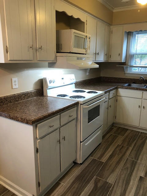 214 Lodgepole Road Ladson, SC 29456 - Photo 31 of 44 Kitchen