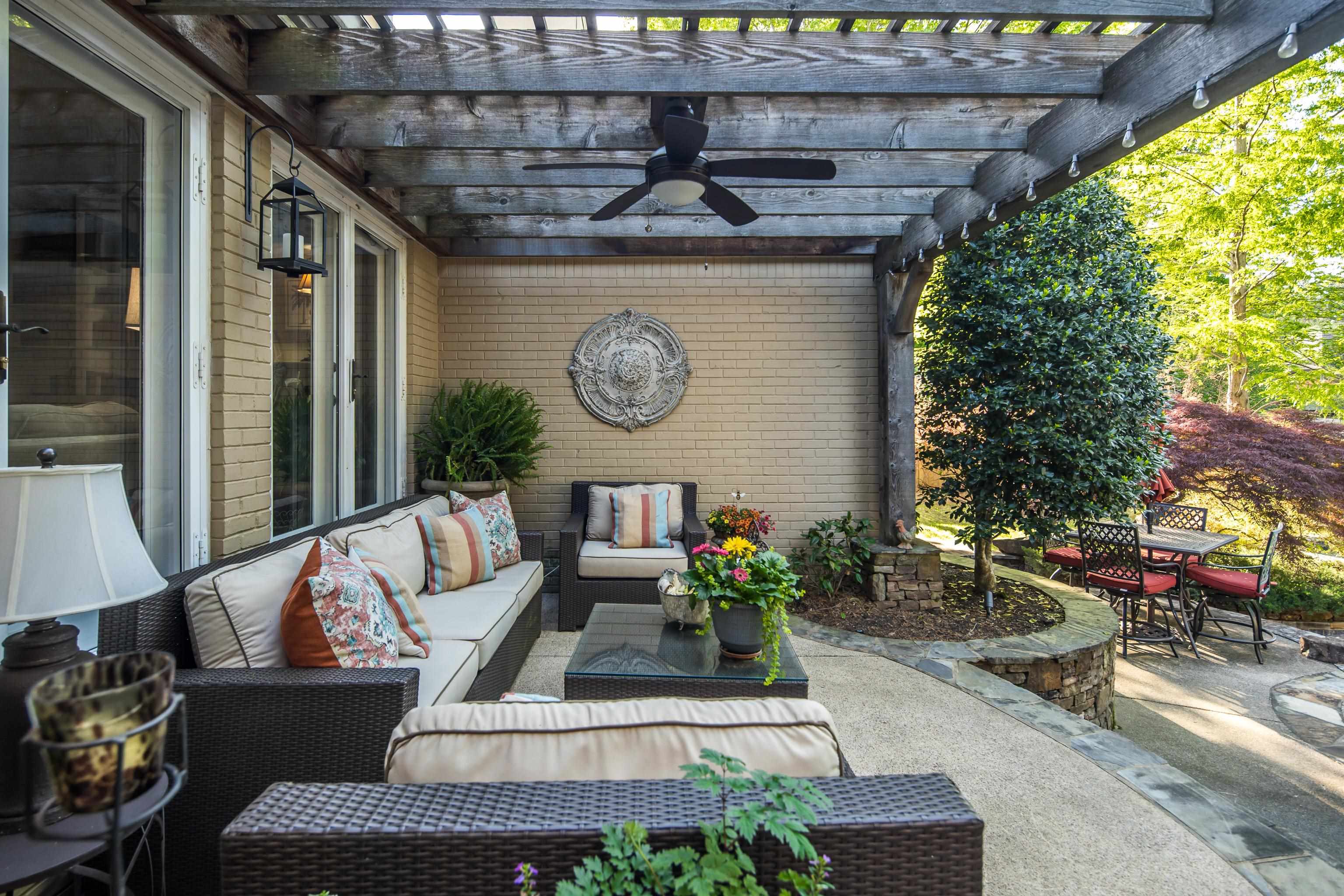 6326 East Shady Grove Road Memphis, TN 38120 - Photo 33 of 40 a view of outdoor space yard and patio