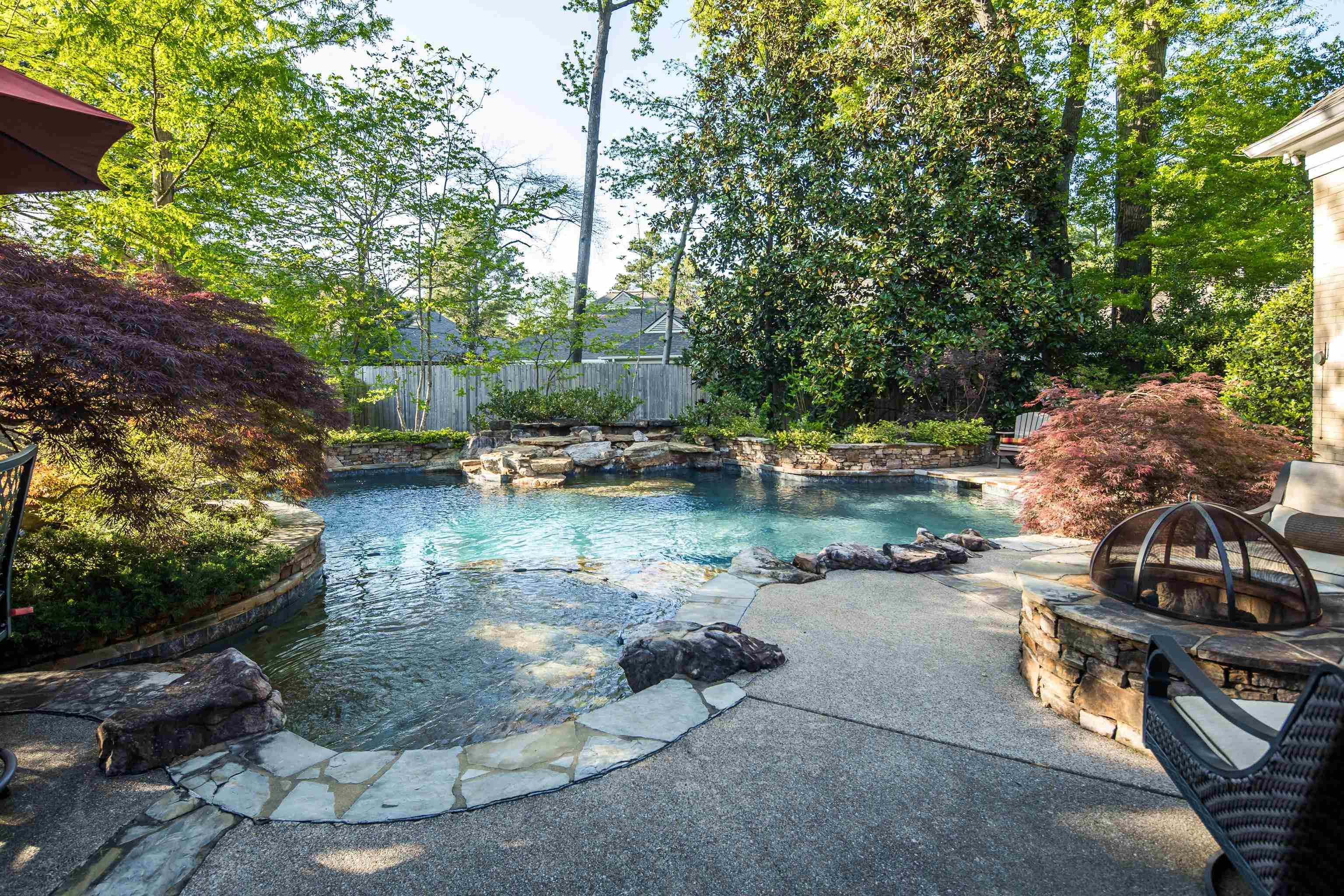 6326 East Shady Grove Road Memphis, TN 38120 - Photo 37 of 40 a view of a lake with sitting area