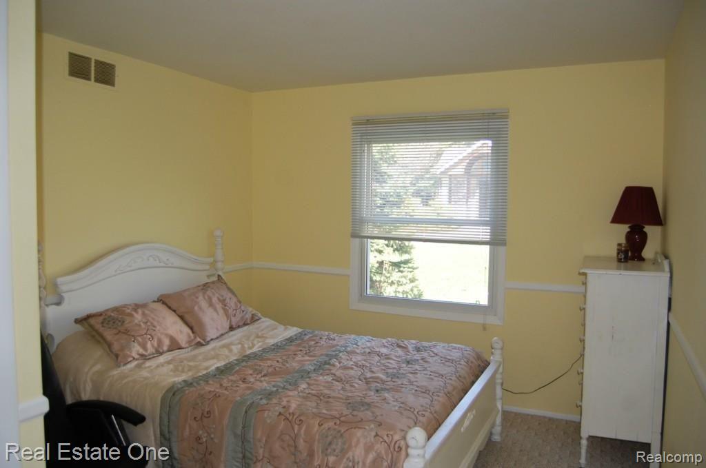 6875 Rickett Road Brighton, MI 48116 - Photo 17 of 28