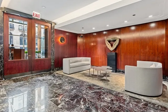 $1,150,000 | 950 North Michigan Avenue, Unit 3705, Chicago, IL 60611