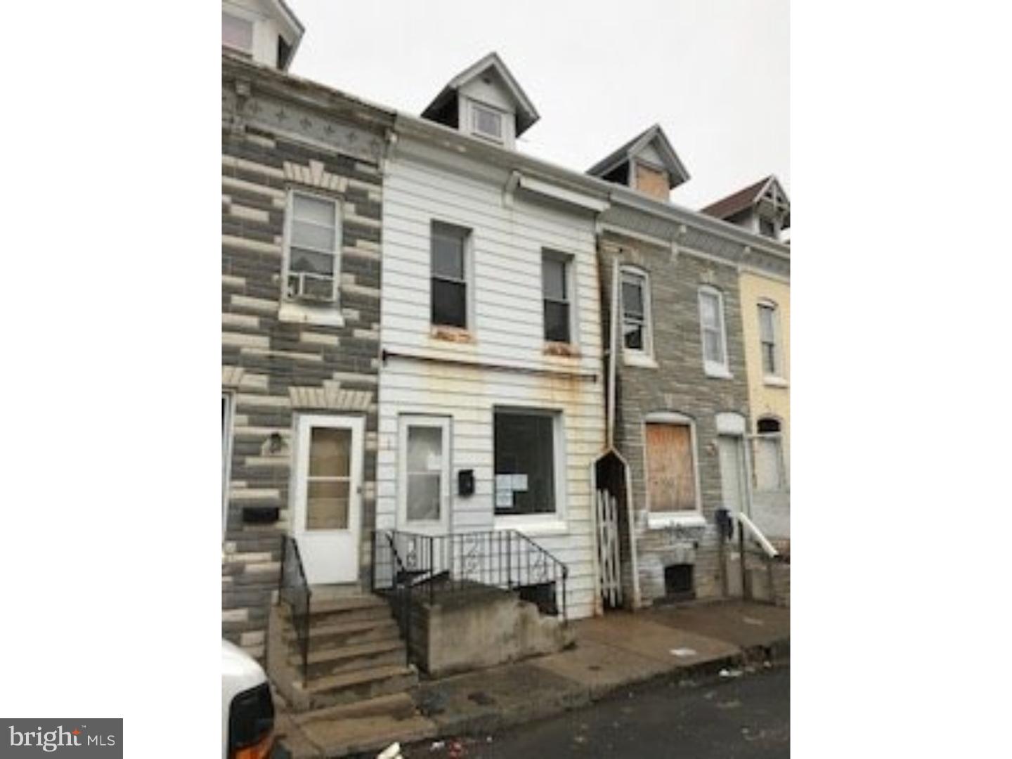 1038 Locust Street Reading, PA 19604 - Photo 1 of 11 Gallery Image 1