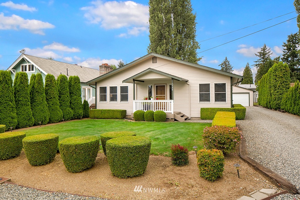 1726 Northeast 24th Street Renton, WA 98056 - Photo 1 of 25 Gallery Image 1