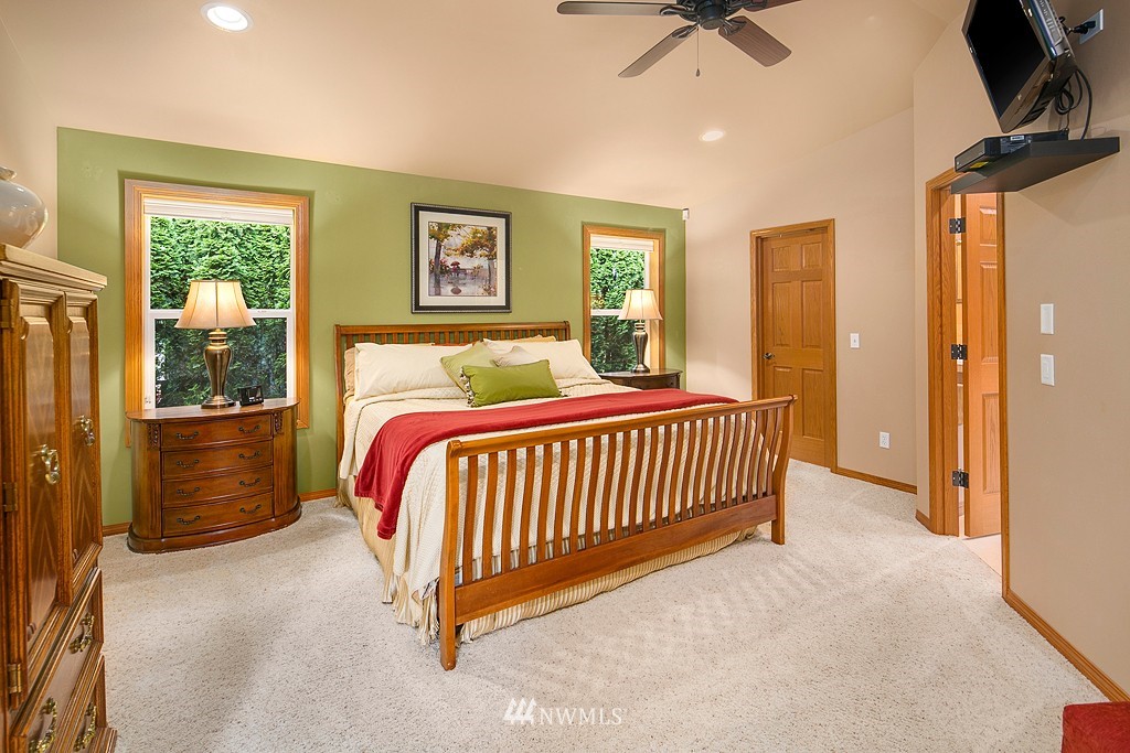 1726 Northeast 24th Street Renton, WA 98056 - Photo 11 of 25 Gallery Image 11