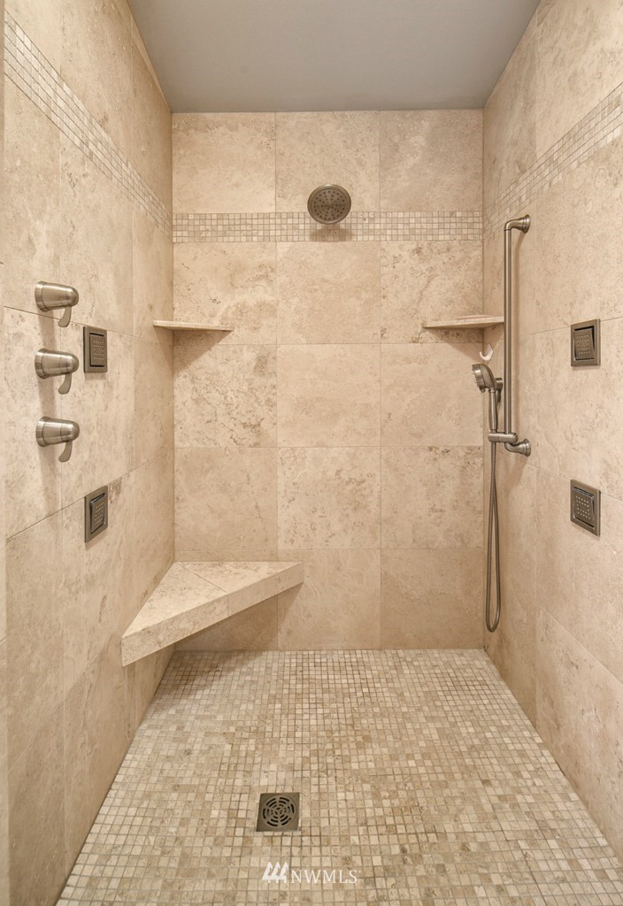 1726 Northeast 24th Street Renton, WA 98056 - Photo 14 of 25 Gallery Image 14